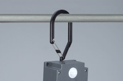 収納式吊り下げフック付